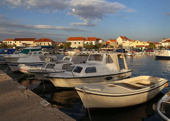 Charming Renovated Next To The Sea Šibenik